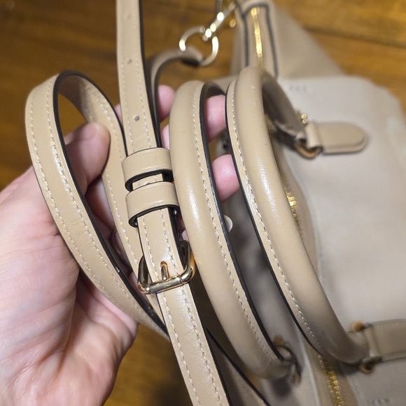 Coach Badge Jacquard Elise Satchel. - Picture 9 of 16